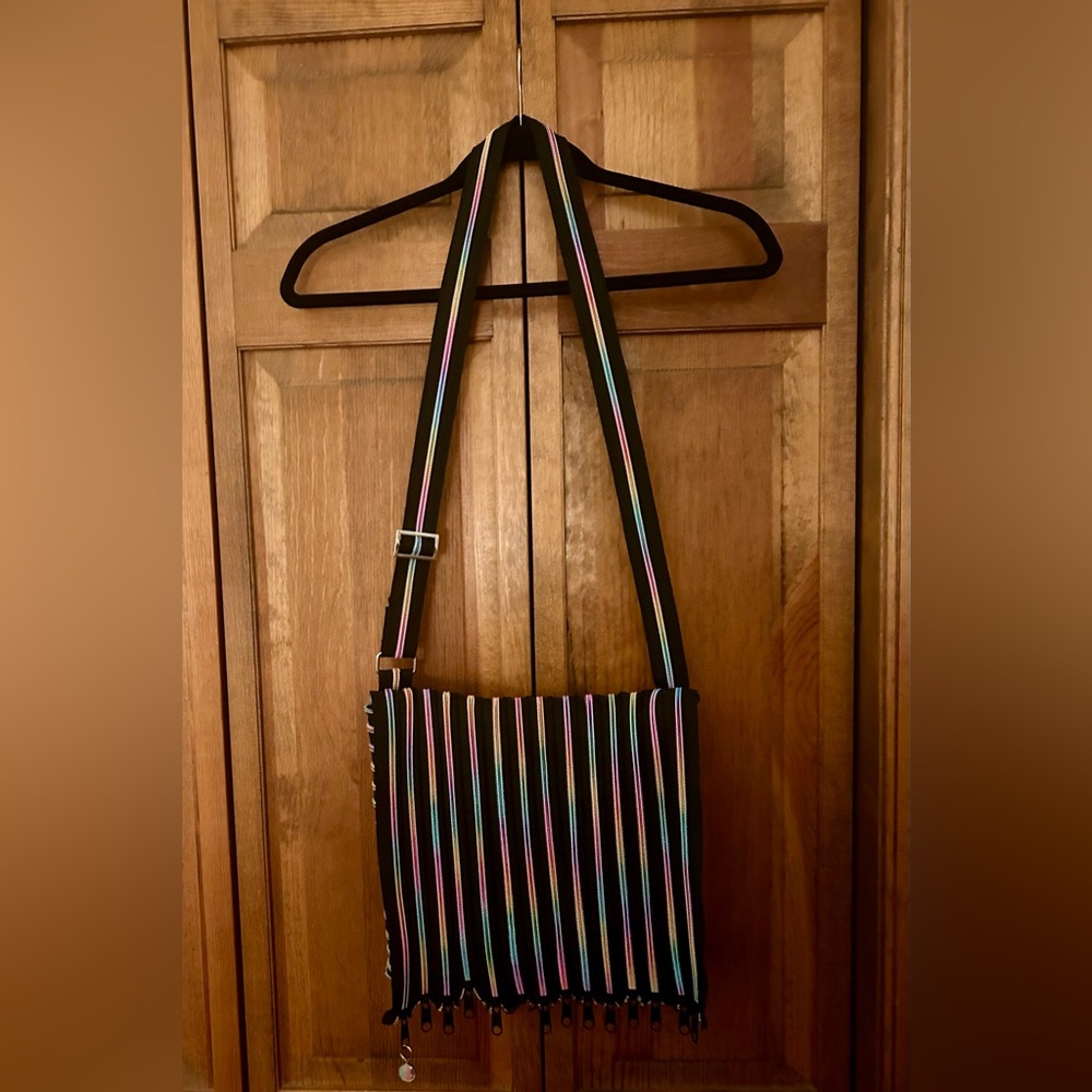 Cute Hippie Early 2000s Y2K Early 00s Black/Multi-Colored Zipper Crossbody Bag